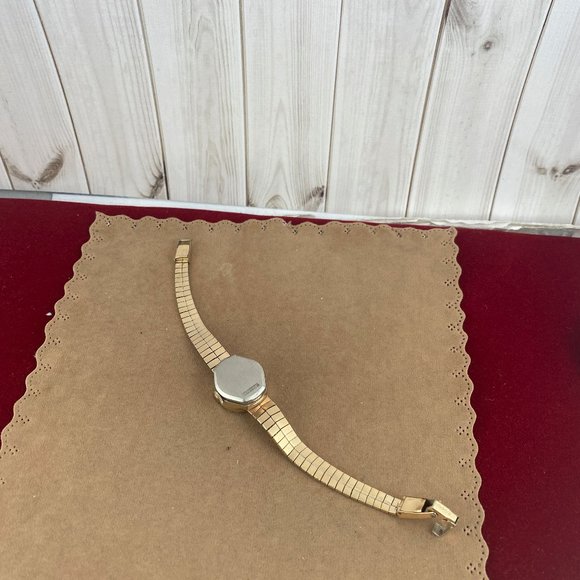 Vintage Hilton 17 Jewel Swiss Movement Peek A Boo or Flip Top Watch 10K RGP main image 5